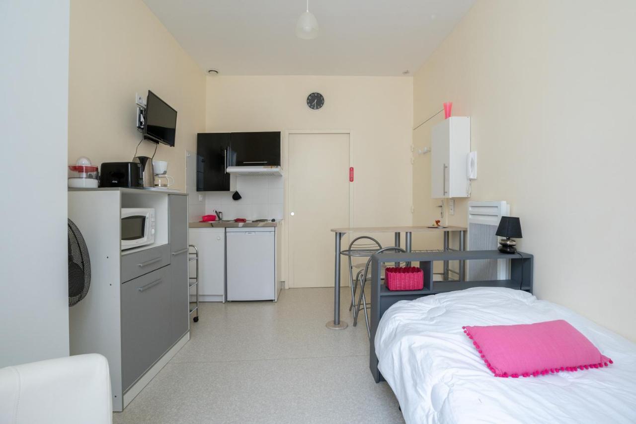 Les Jardins De La Seugne Apartman Jonzac Kültér fotó