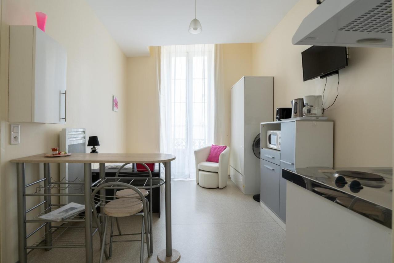 Les Jardins De La Seugne Apartman Jonzac Kültér fotó