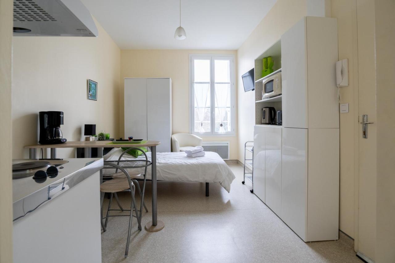 Les Jardins De La Seugne Apartman Jonzac Kültér fotó